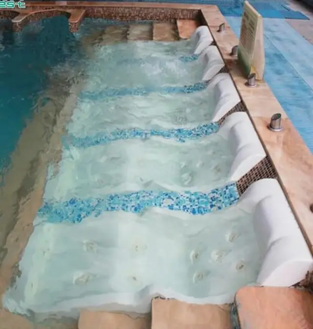 Hydromassage loungers in operation
