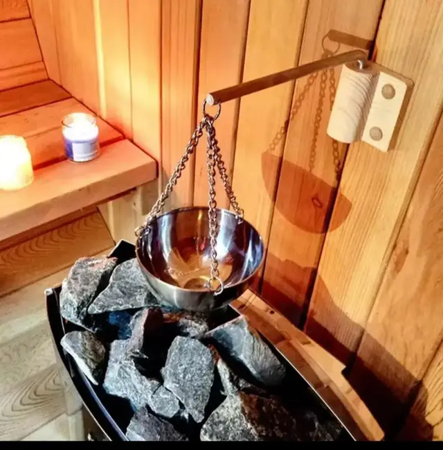 Sauna heater with aroma bowl