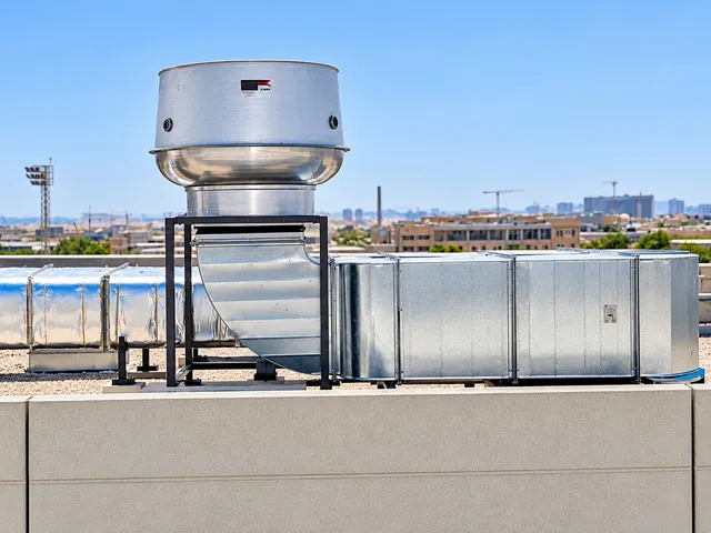 Rooftop exhaust fan with its ductwork